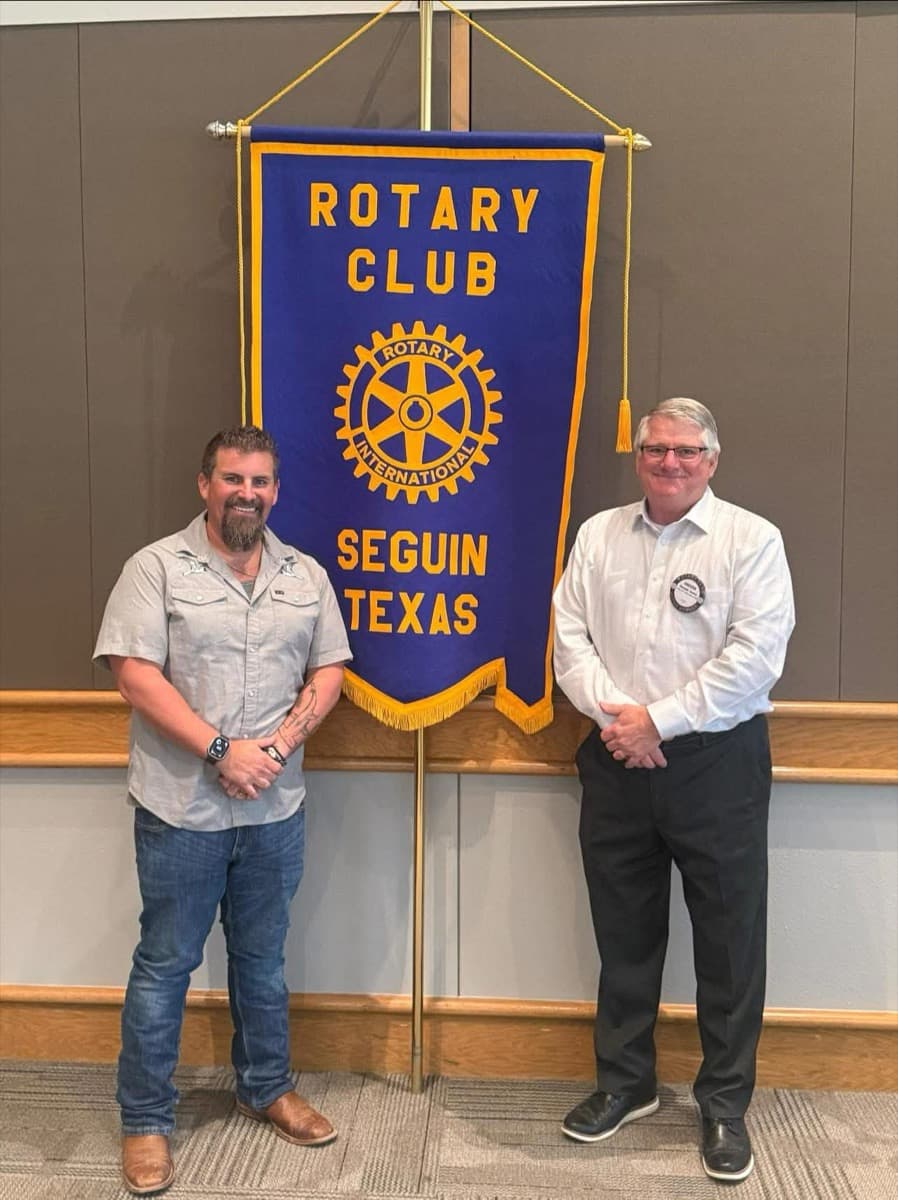 Ryan Johnson presenting on AI at the Rotary Club of Seguin, Texas